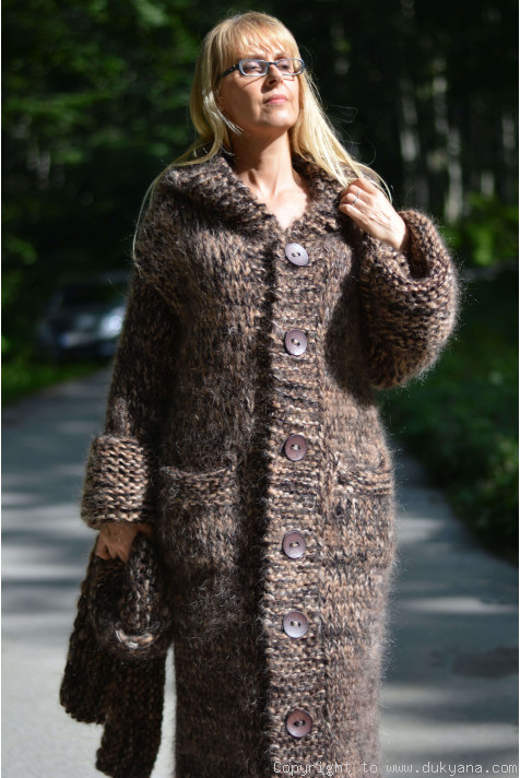 Chunky and thick mohair cardigan in brown mix CA81